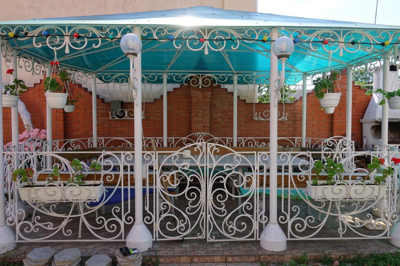 White House Apartments Odessa Luaran gambar