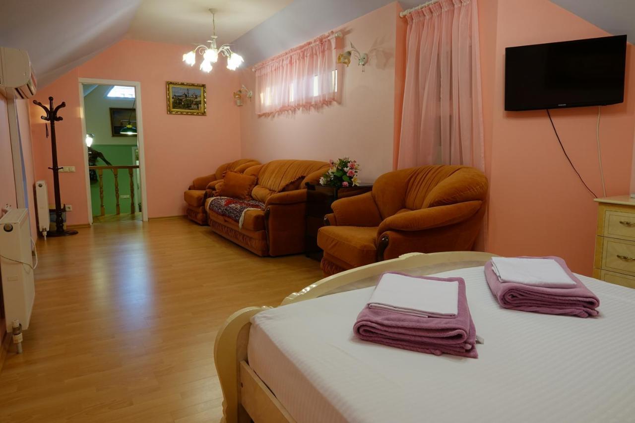 White House Apartments Odessa Luaran gambar
