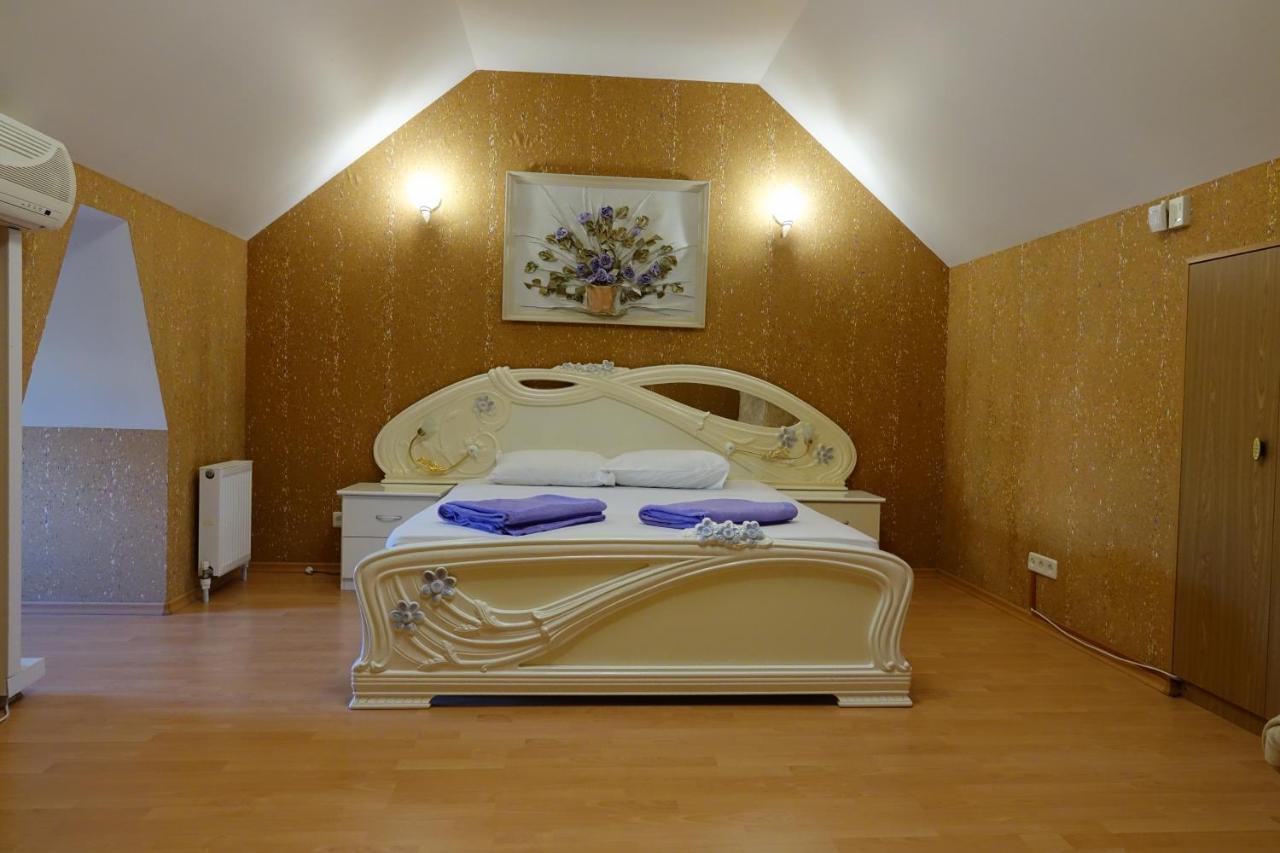 White House Apartments Odessa Luaran gambar